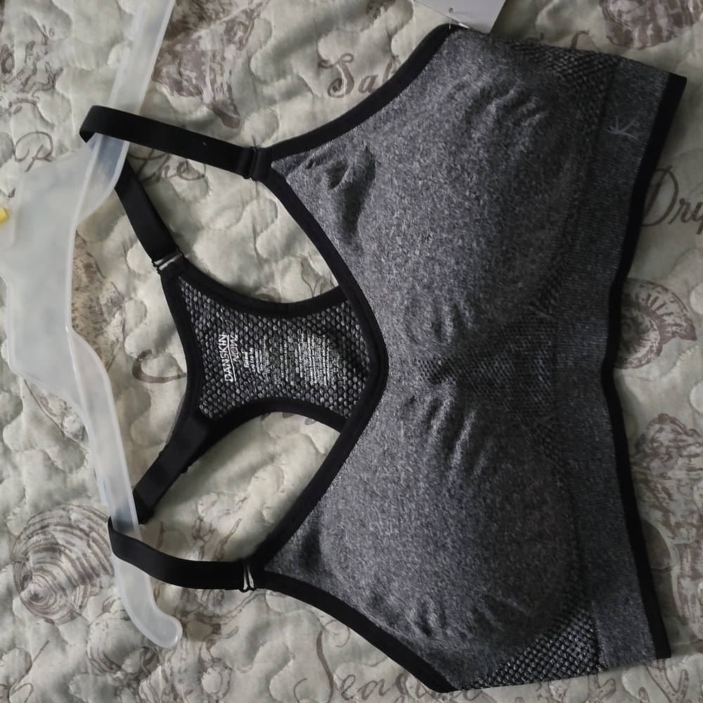 DANSKIN SPORTS BRAS (2)
